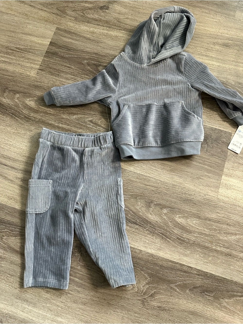 Carter’s baby boy set, nwt